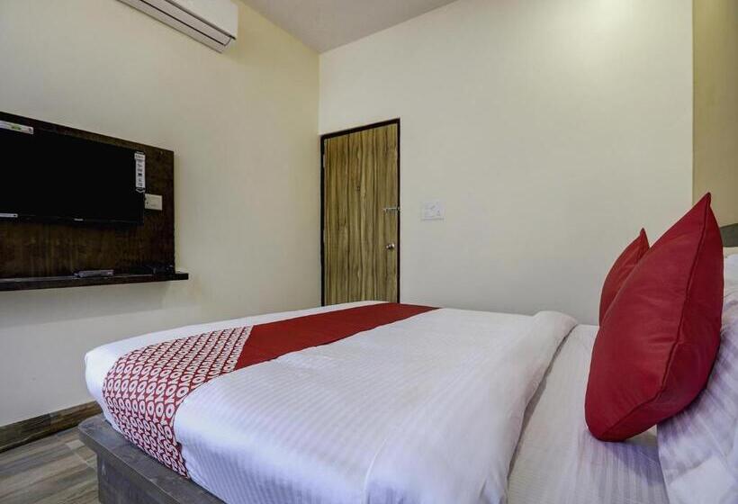 Vaccinated Staff - Oyo 61709 Hotel Gd Palace