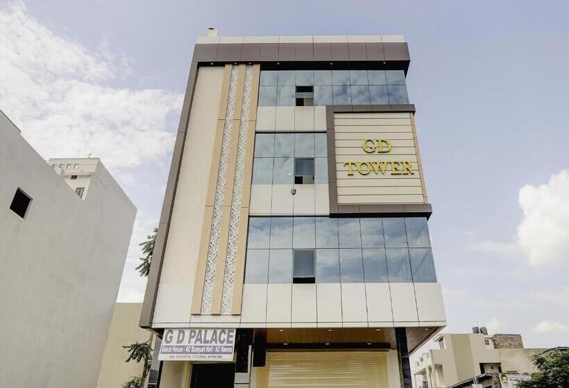 Vaccinated Staff - Oyo 61709 Hotel Gd Palace