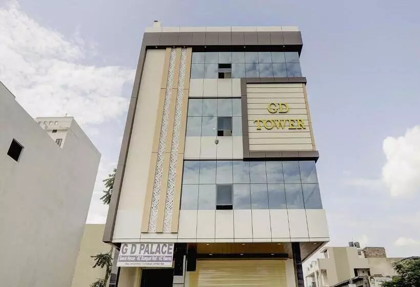 Vaccinated Staff - Oyo 61709 Hotel Gd Palace