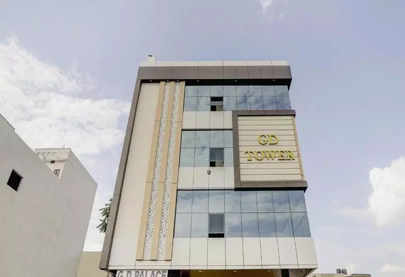 Vaccinated Staff - Oyo 61709 Hotel Gd Palace