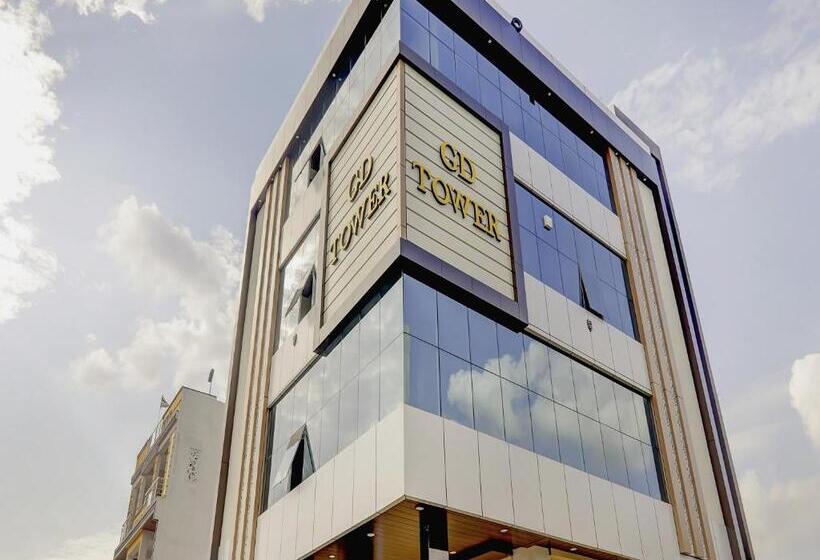 Vaccinated Staff - Oyo 61709 Hotel Gd Palace