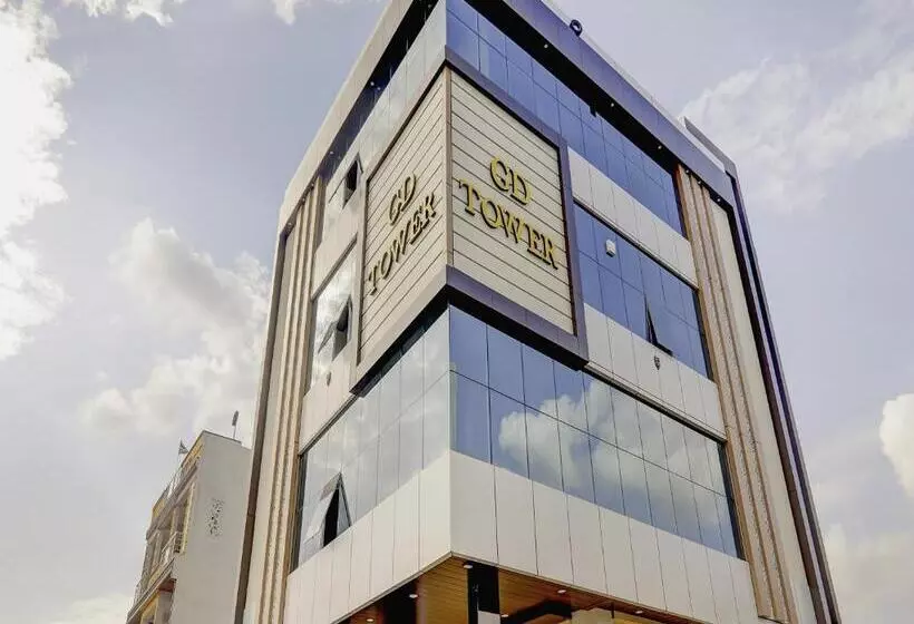 Vaccinated Staff - Oyo 61709 Hotel Gd Palace