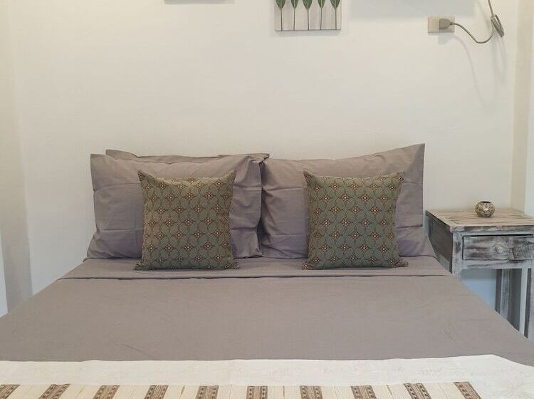 住宿加早餐  Hutch Lodge