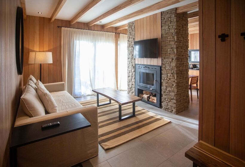 Hotel El Refugio Ski & Summer Lodge