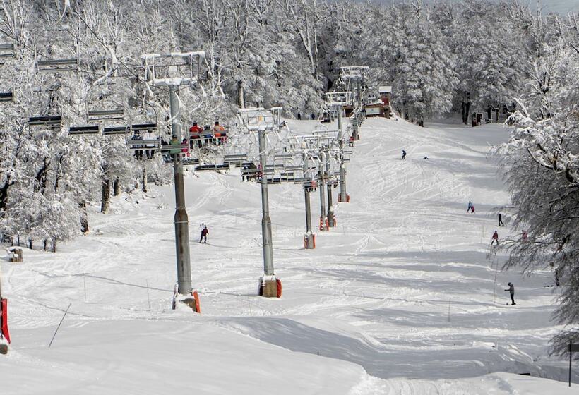 Hotel El Refugio Ski & Summer Lodge
