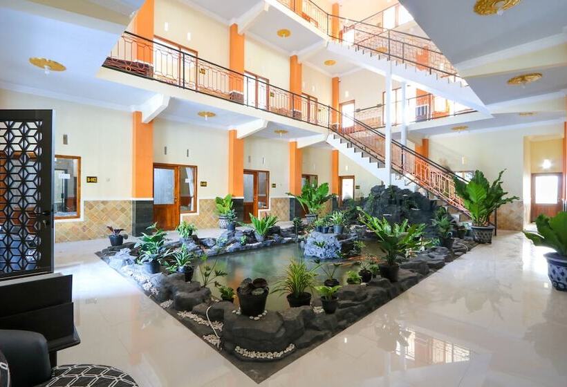 Grand Valonia Hotel Cafe & Park Jember