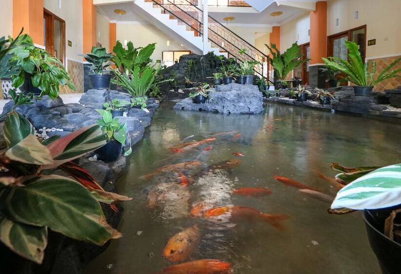 Grand Valonia Hotel Cafe & Park Jember