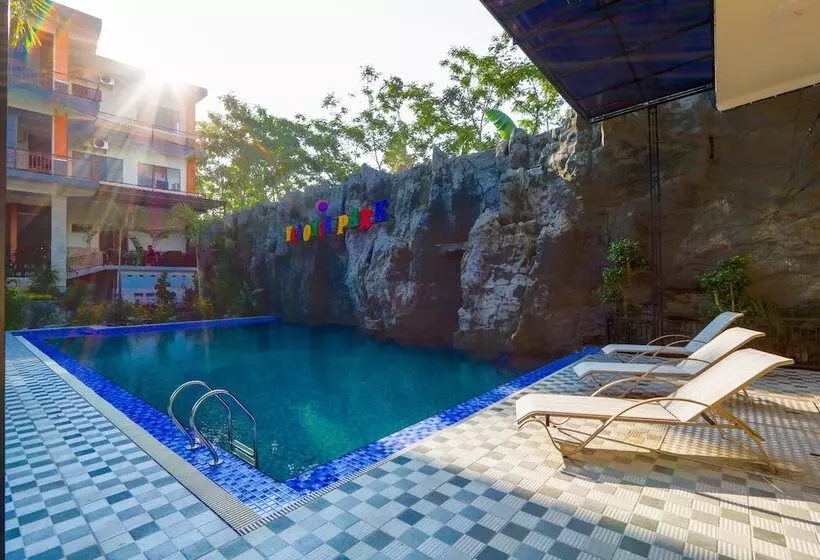 Grand Valonia Hotel Cafe & Park Jember