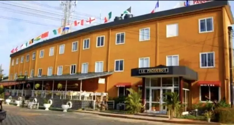 هتل Hôtel Le Paquebot   Airport Paquebot