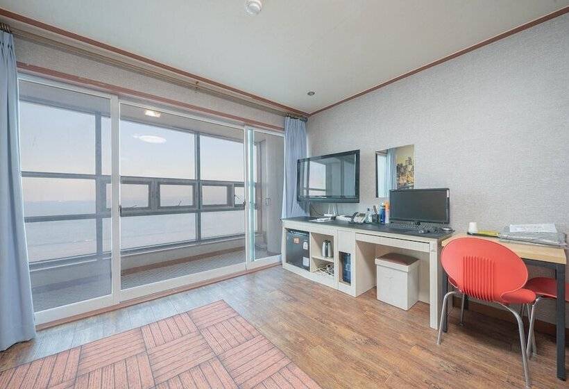 בית מלון כפרי Pohang Yeongildae Force