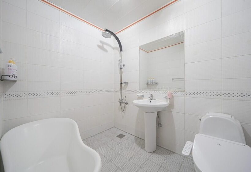 בית מלון כפרי Pohang Yeongildae Force