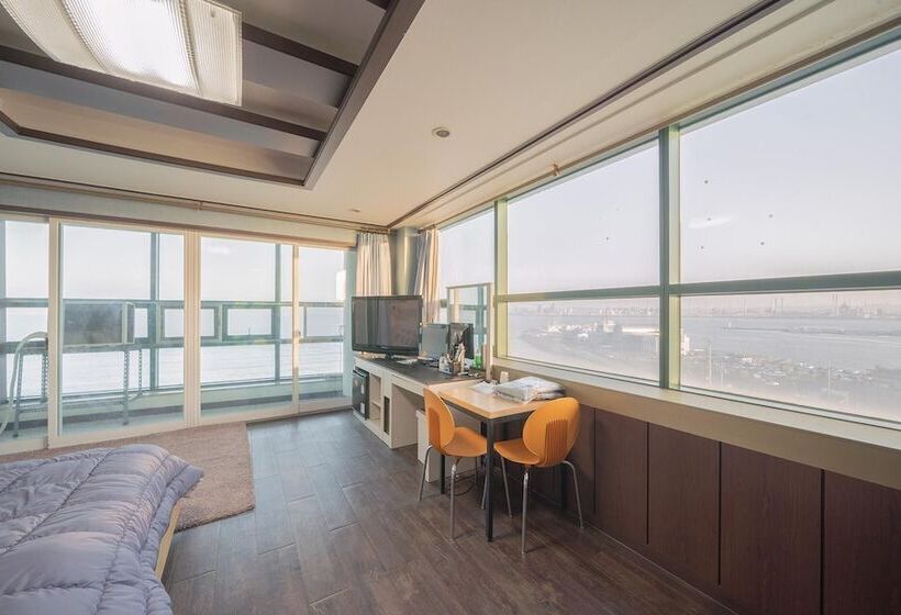 בית מלון כפרי Pohang Yeongildae Force