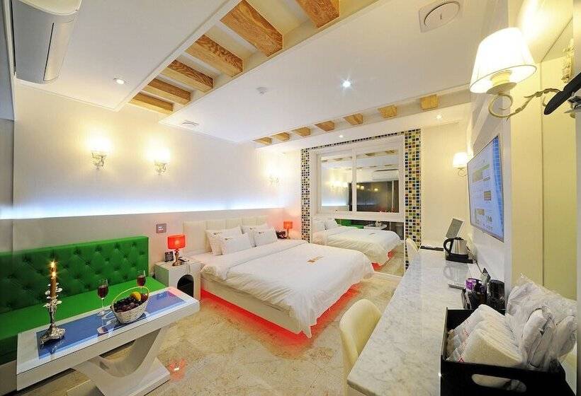 Hotel Yeongdeok Ganggu Prot Myeongpum