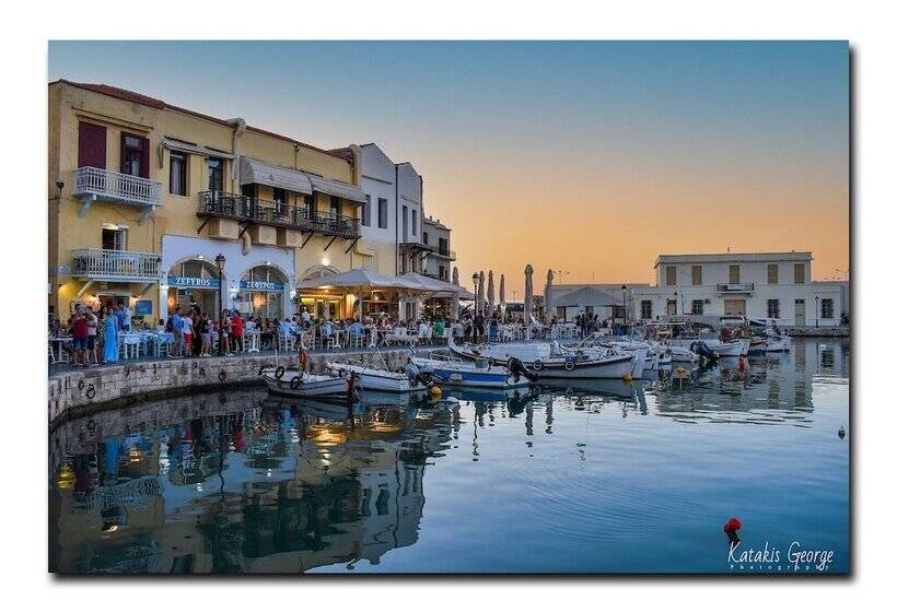 Casa Moazzo Suites And Apartments