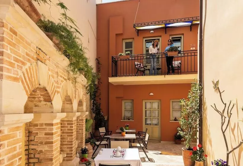 Casa Moazzo Suites And Apartments
