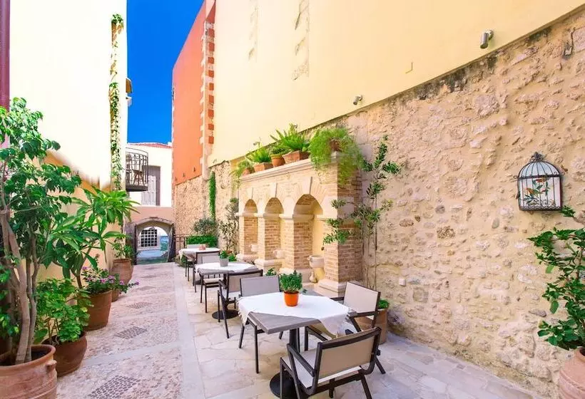 Casa Moazzo Suites And Apartments