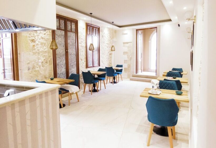 Casa Moazzo Suites And Apartments