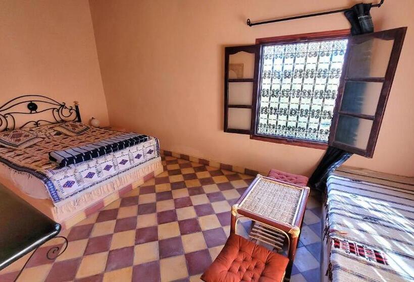 פונדק Auberge Famille Benmoro