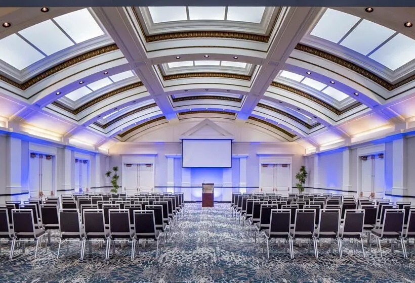 هتل Hilton Garden Inn Jackson Downtown