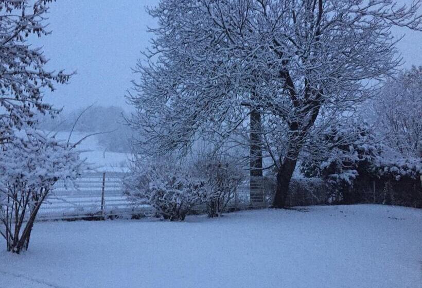 ホテル Inn Chambery