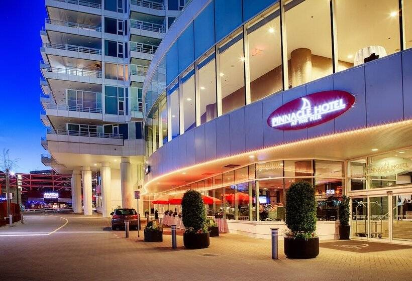 Pinnacle Hotel At The Pier