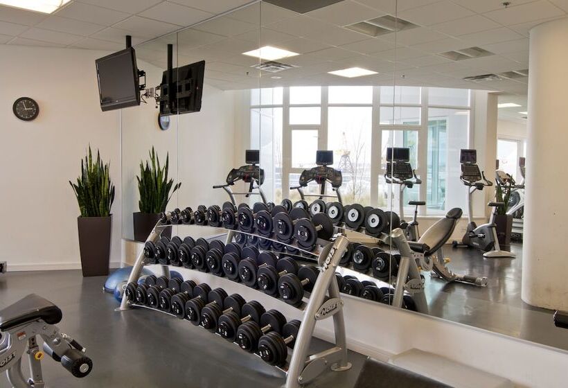 Pinnacle Hotel At The Pier