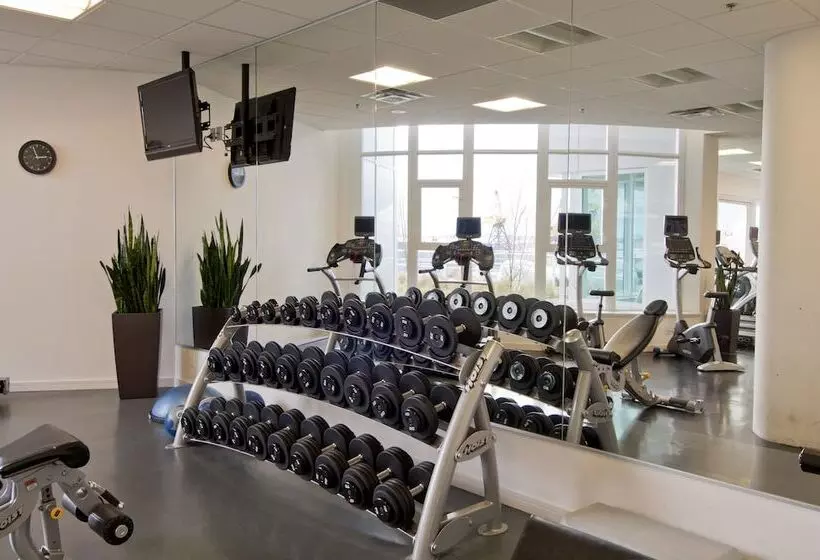 Pinnacle Hotel At The Pier