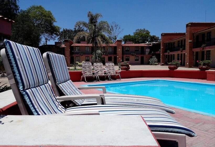 Villas Del Sol Hotel & Bungalows