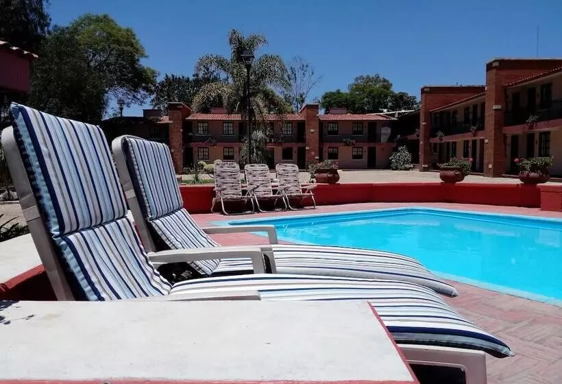 Villas Del Sol Hotel & Bungalows