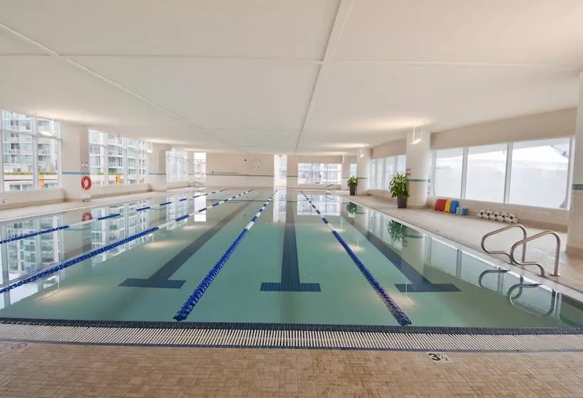 Pinnacle Hotel At The Pier