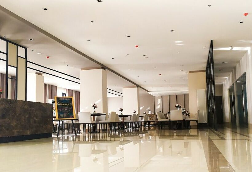 Otel Sotogrande Neopolitan