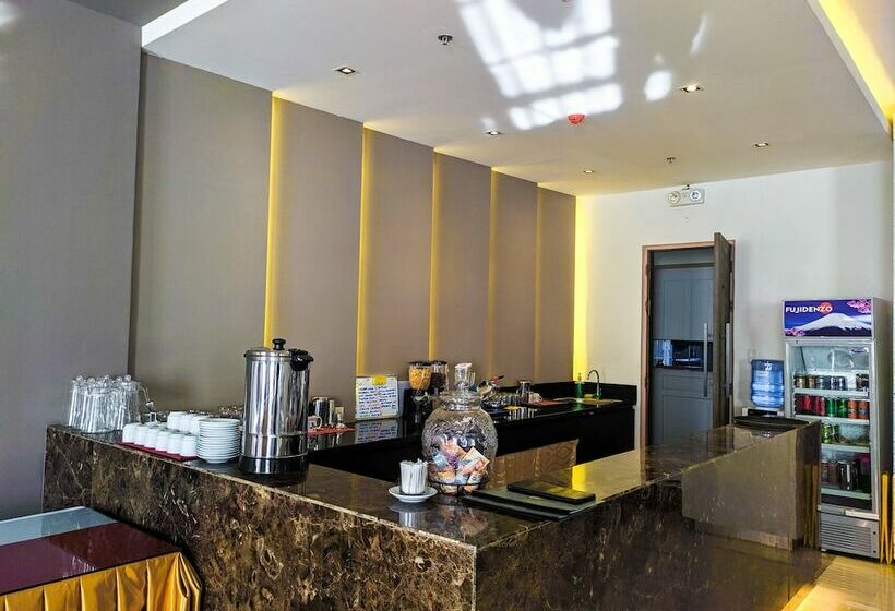 Otel Sotogrande Neopolitan