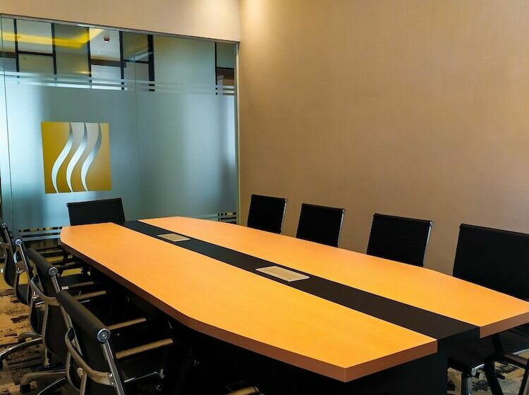 Otel Sotogrande Neopolitan