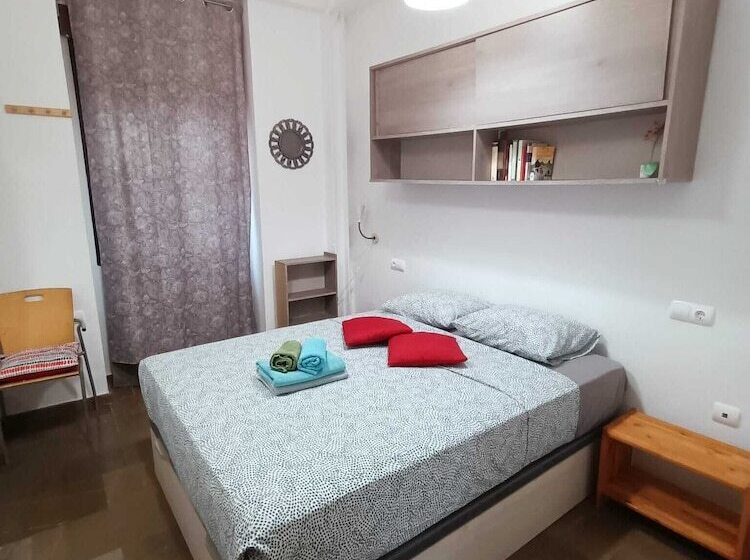 Golondrinas De La Alhambra