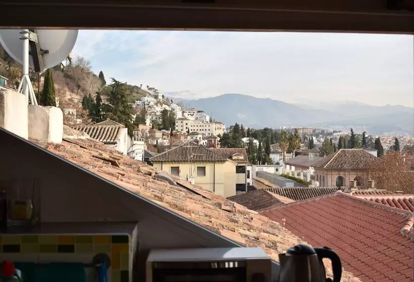 Golondrinas De La Alhambra