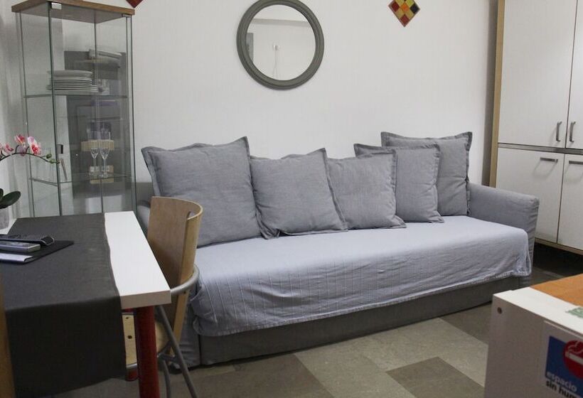 Golondrinas De La Alhambra