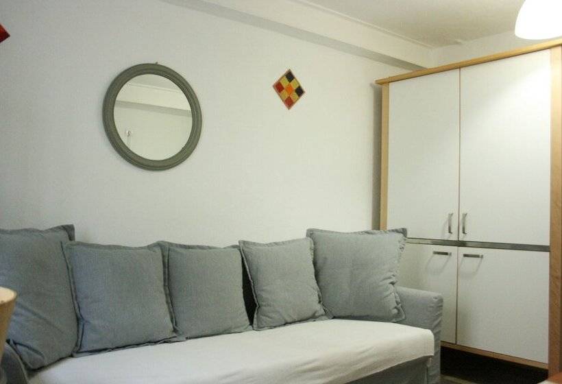 Golondrinas De La Alhambra