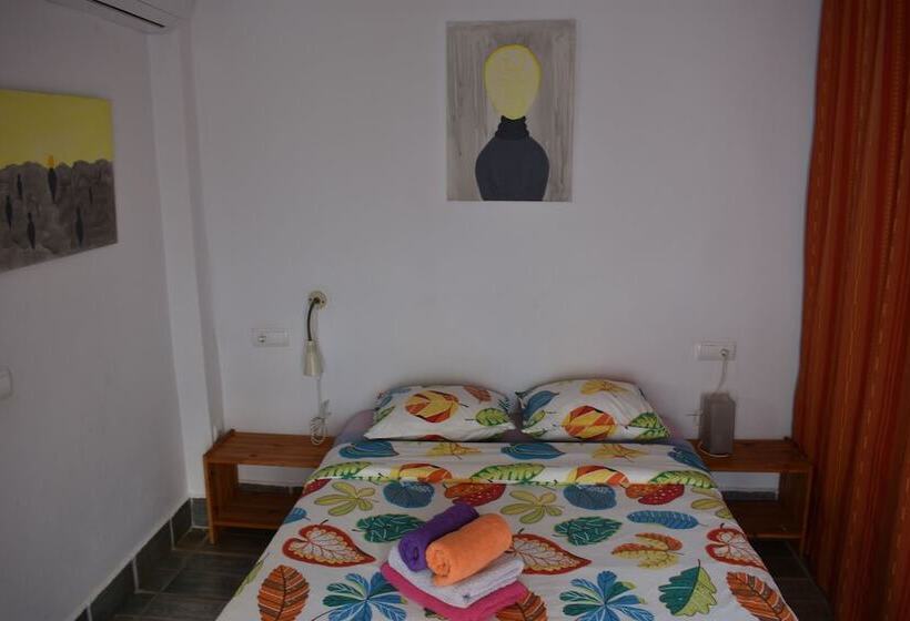 Golondrinas De La Alhambra