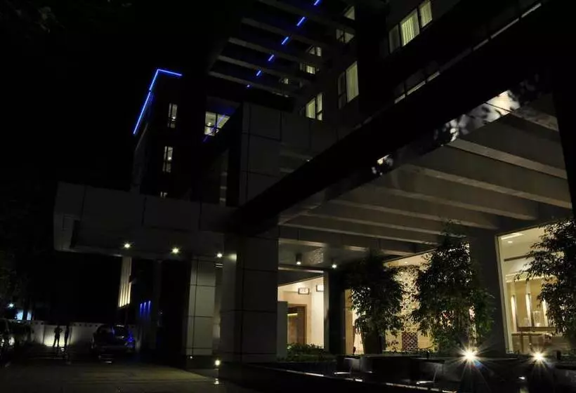 Hotel Adarsh Hamilton