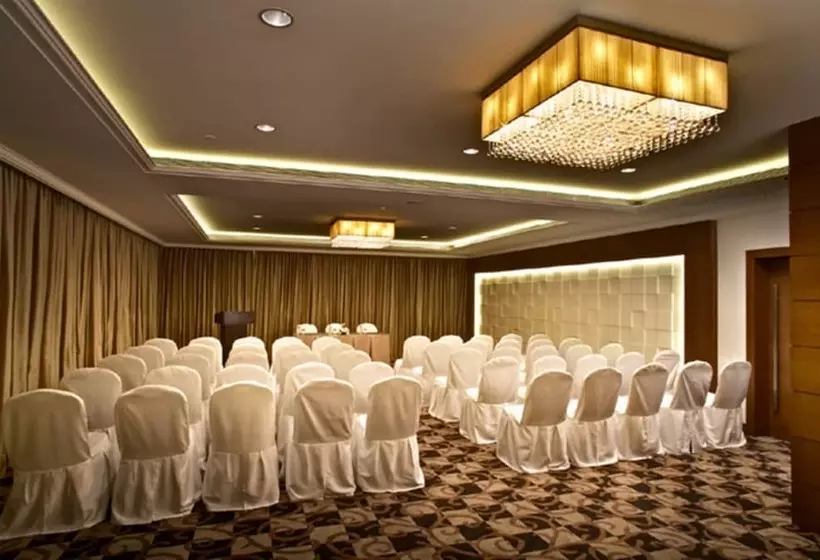 Hotel Adarsh Hamilton