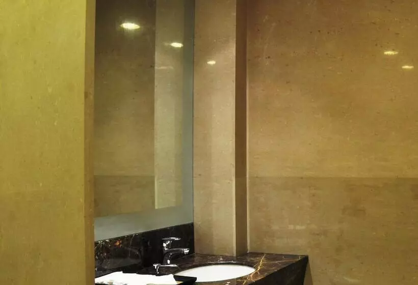 Hotel Adarsh Hamilton