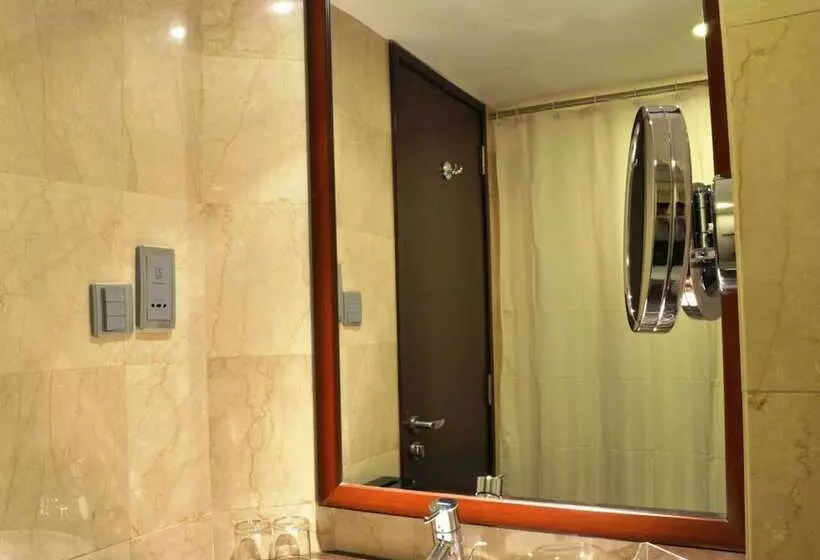 Hotel Adarsh Hamilton