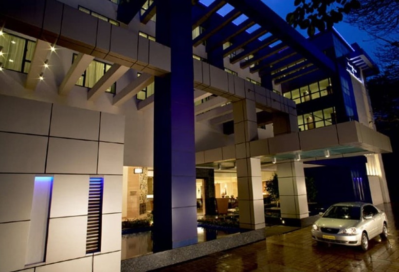 Отель Adarsh Hamilton