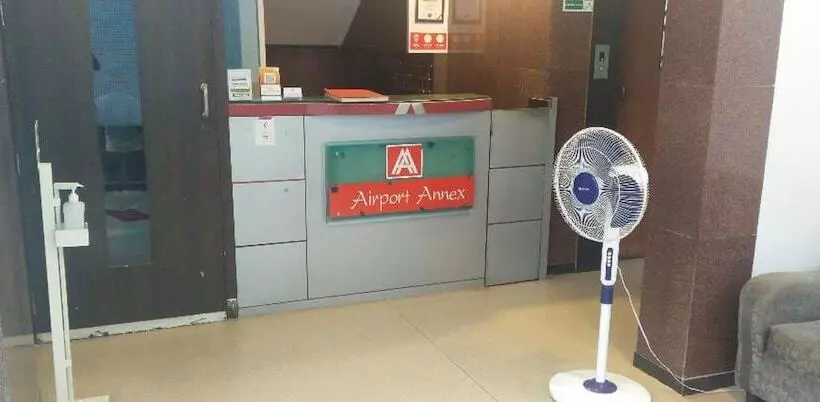호텔 Airport Annex