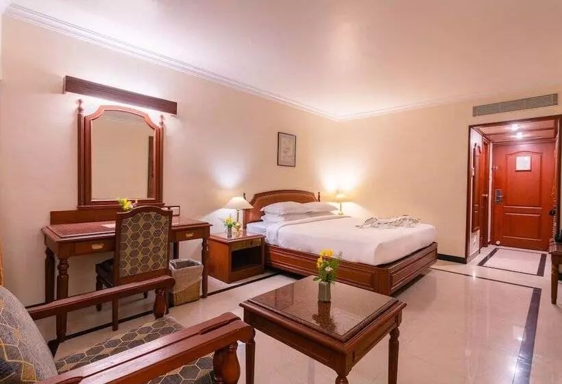 호텔 Annamalai International