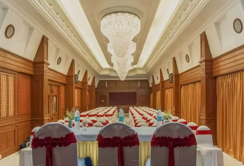 호텔 Annamalai International