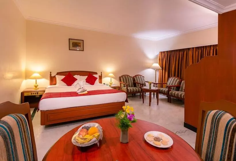 호텔 Annamalai International