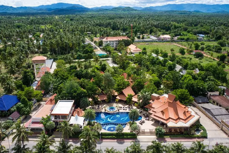 בית מלון כפרי Baan Grood Arcadia Resort & Spa