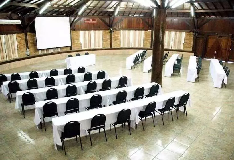 فندق Fazenda Hípica Atibaia