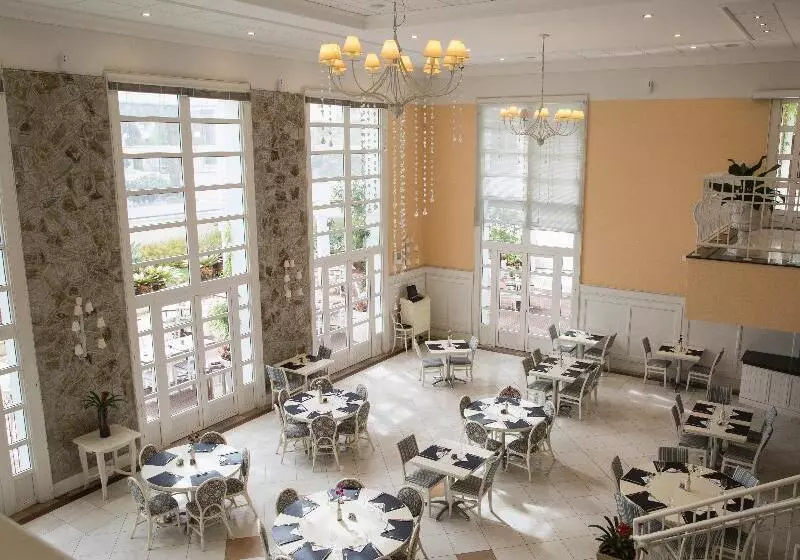 Отель Il Campanario Villaggio Resort